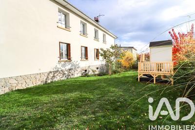 Maison - 273 m² - 11 pièces