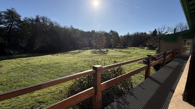 Maison - 235 m² - 7 pièces