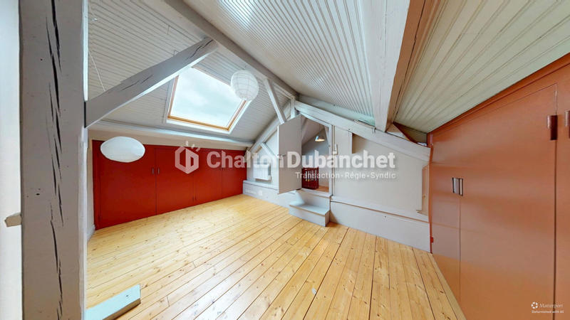 Maison - 200 m² - 8 pièces