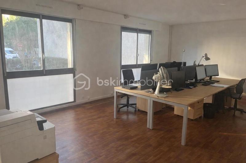 Bureau - 180 m² - 6 pièces