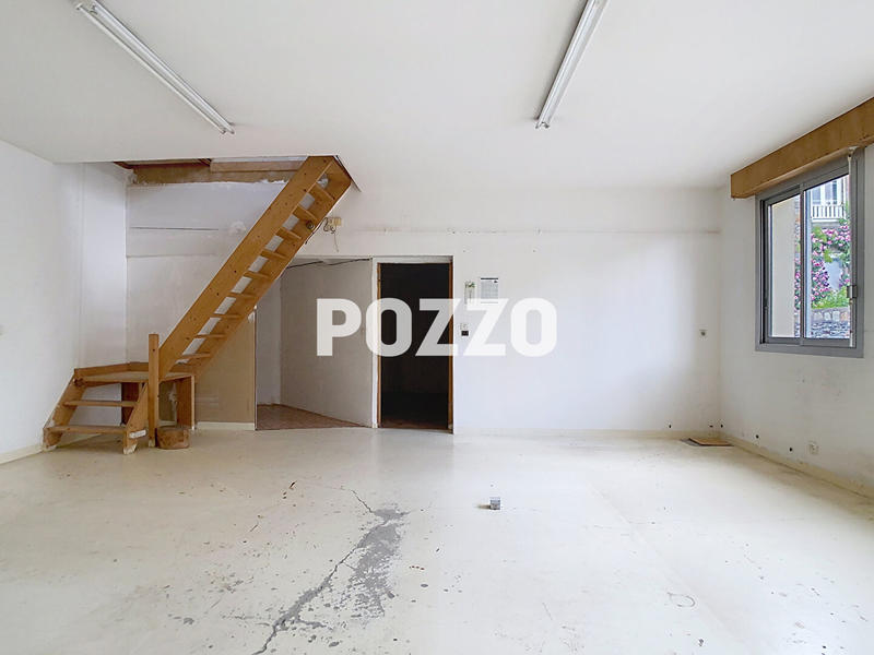 Maison - 185 m² - 10 pièces