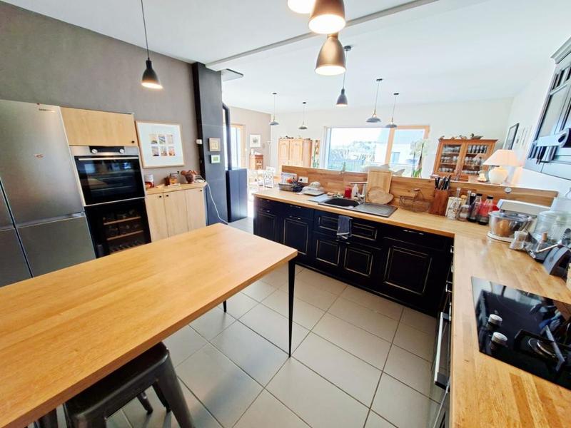 Maison - 180 m² - 6 pièces