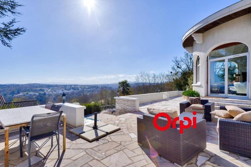 Maison - 343 m² - 6 pièces