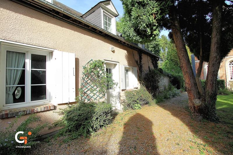 Maison - 242 m² - 9 pièces