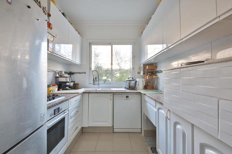 Maison - 180 m² - 8 pièces