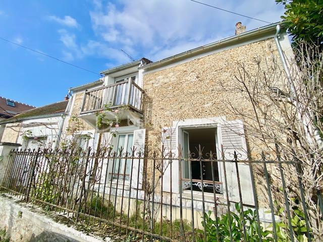 Maison - 184 m² - 11 pièces