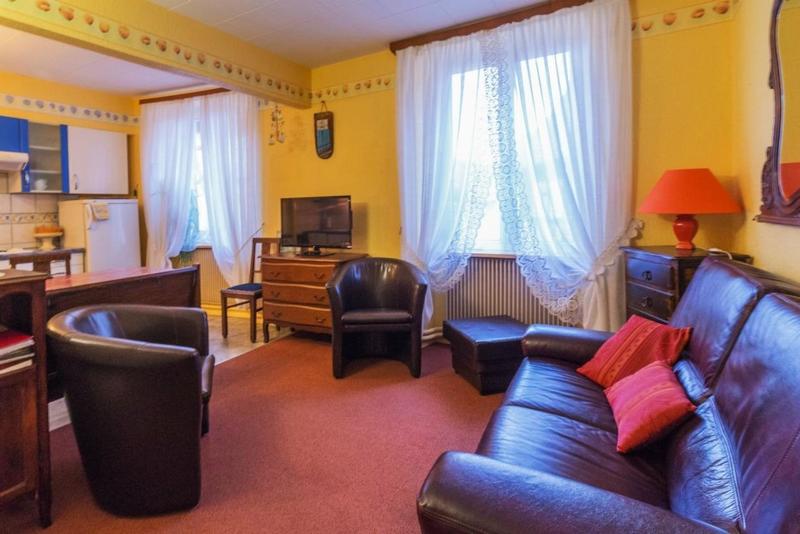 Maison - 1 000 m² - 25 pièces