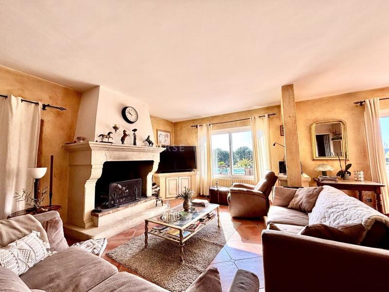 Mas - 453 m² - 20 pièces