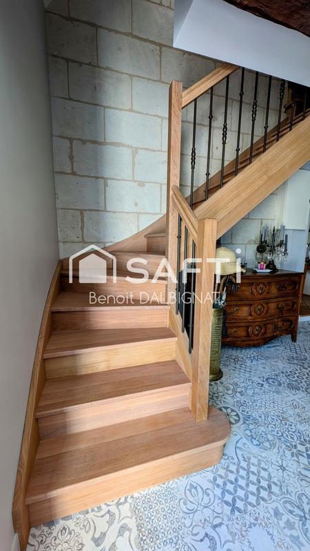 Maison - 302 m² - 7 pièces