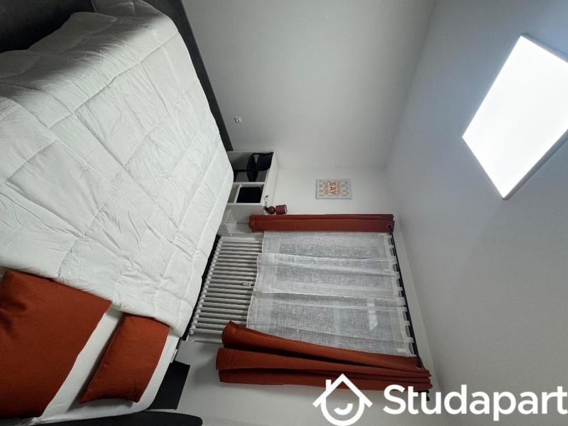 Chambre - 10 m² - 1 pièce