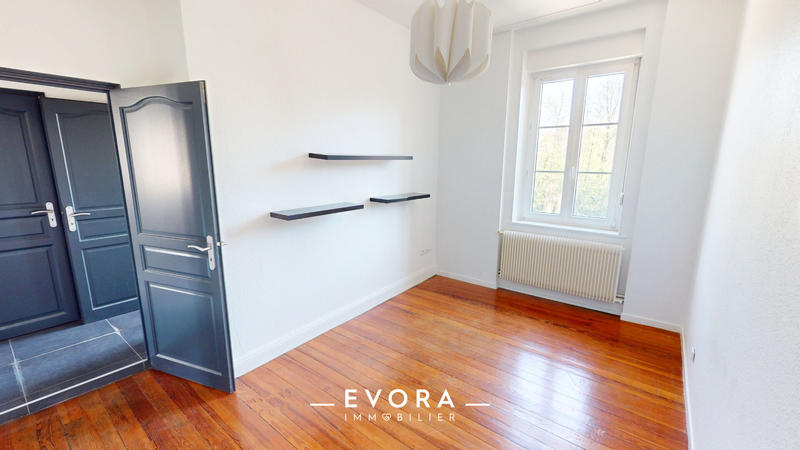 Appartement - 79 m² - 5 pièces