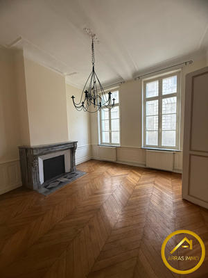 Maison - 209 m² - 9 pièces