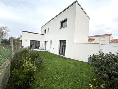 Maison - 108 m² - 5 pièces