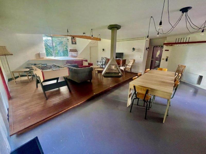 Pavillon - 230 m² - 8 pièces