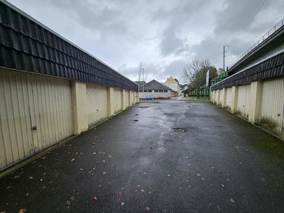 Parking / Garage - 105 m²