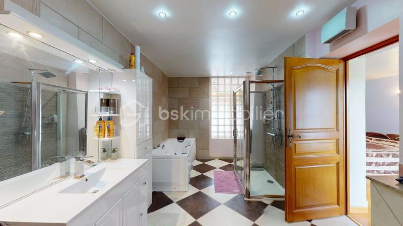 Demeure - 420 m² - 11 pièces