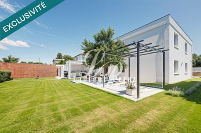 Maison - 178 m² - 8 pièces