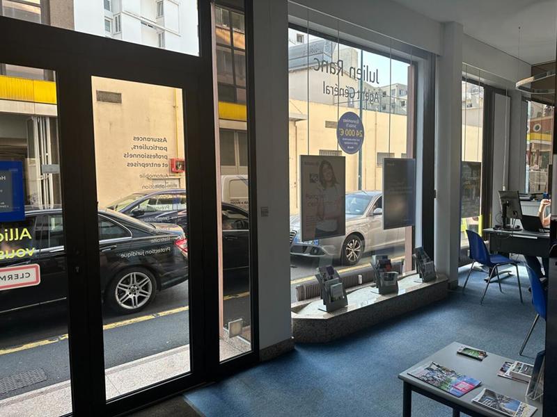 Local commercial - 4 pièces