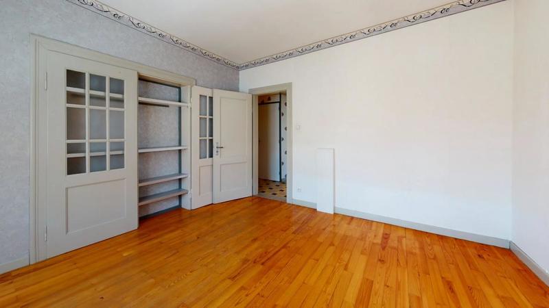 Maison - 207 m² - 7 pièces