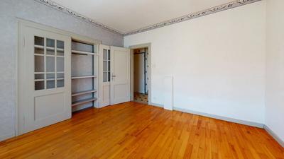 Maison - 207 m² - 7 pièces