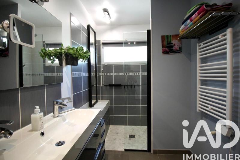 Maison - 235 m² - 7 pièces