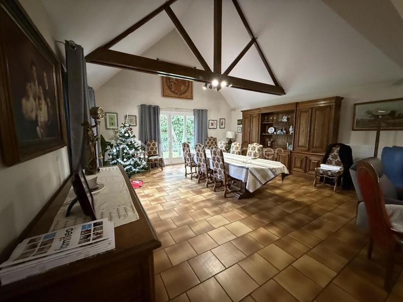 Propriété - 260 m² - 8 pièces