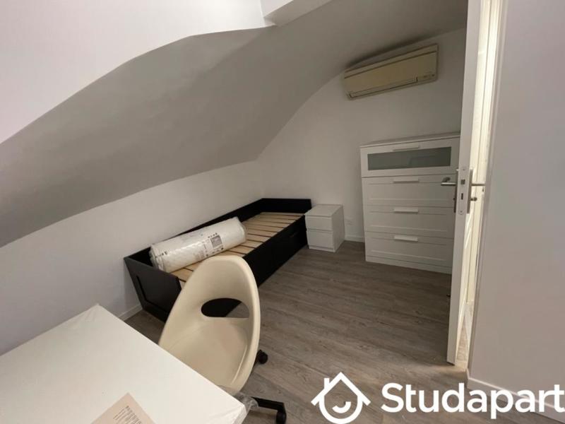 Chambre - 11 m² - 1 pièce