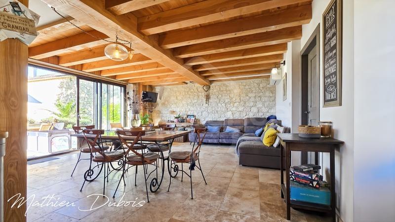 Propriété - 271 m² - 12 pièces