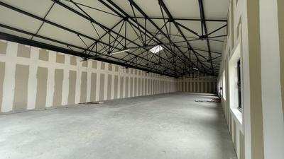 Local commercial - 330 m² - 1 pièce