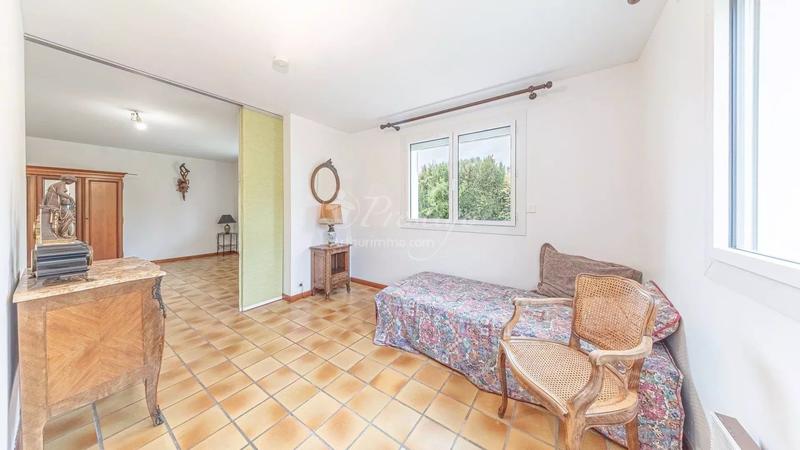 Maison - 253 m² - 7 pièces