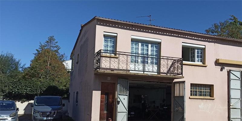 Maison traditionnelle - 90 m² - 4 pièces