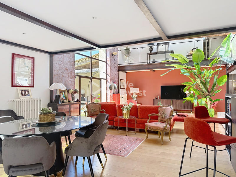 Maison - 260 m² - 8 pièces