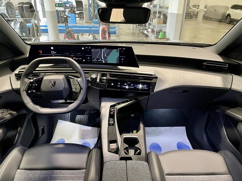 Peugeot 5008 III 1.2 Hybrid 145 Dcs6 Allure