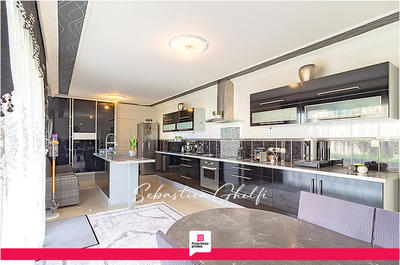 Maison - 235 m² - 9 pièces