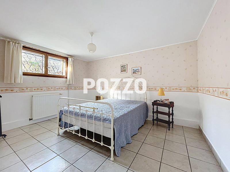 Maison - 302 m² - 9 pièces