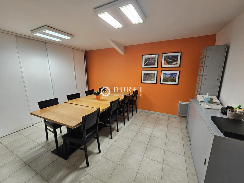 Local d'activités - 695 m²