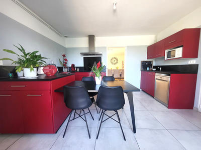 Maison - 199 m² - 7 pièces