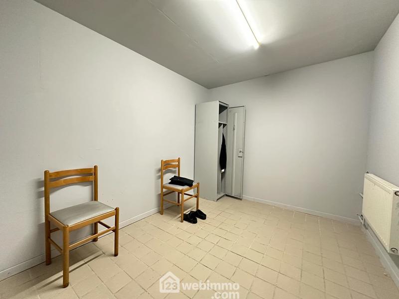 Local commercial - 372 m² - 8 pièces