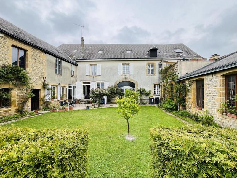 Maison de maîtres - 600 m² - 10 pièces