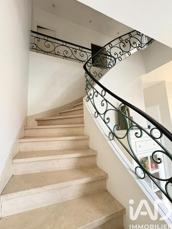 Maison - 193 m² - 7 pièces