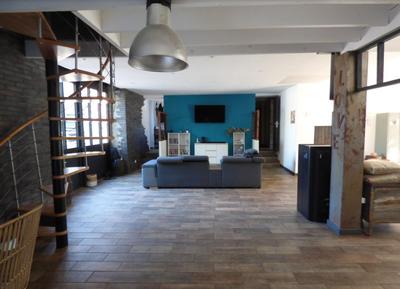 Maison en pierre - 200 m² - 9 pièces