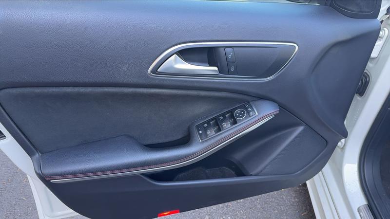 Mercedes Classe a W176 200 1.6 Ti 16v 7g-Dct 156 Ch Amg Line - Automatique Toit ouvrant