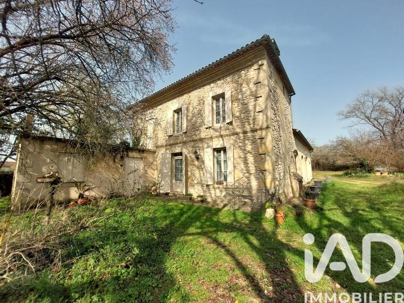 Maison - 274 m² - 9 pièces