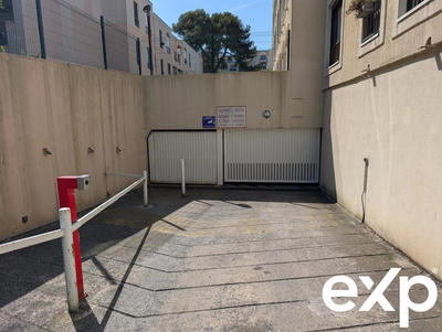 Parking / Garage - 11 m²