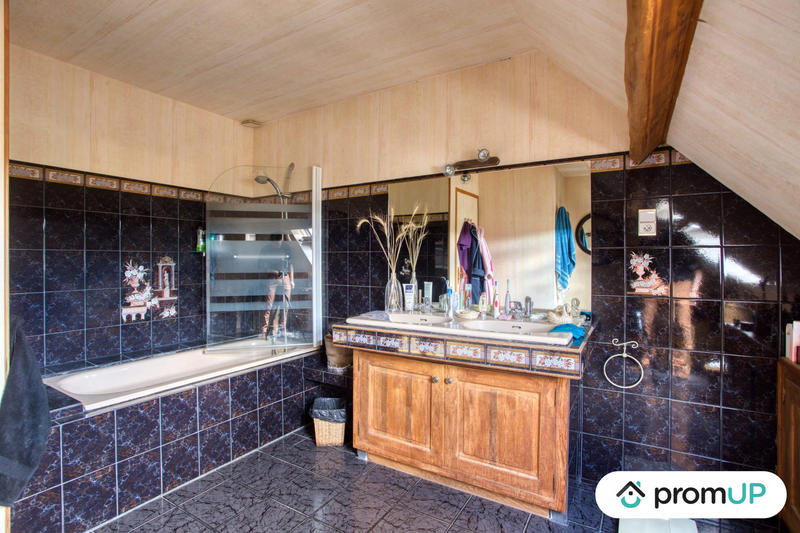 Maison - 180 m² - 7 pièces