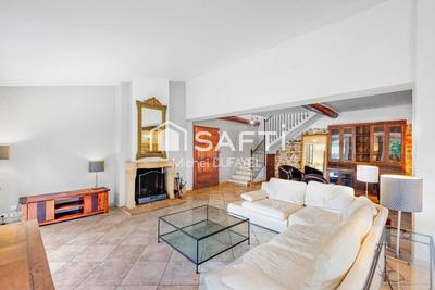 Maison - 205 m² - 6 pièces