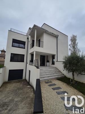 Maison de maîtres - 250 m² - 8 pièces