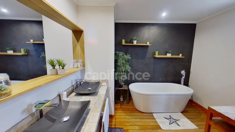 Maison - 200 m² - 6 pièces