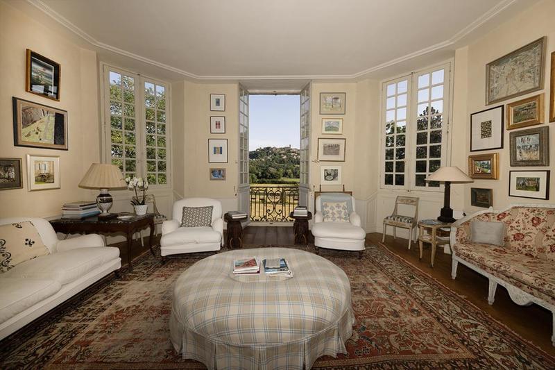 Château - 677 m² - 20 pièces