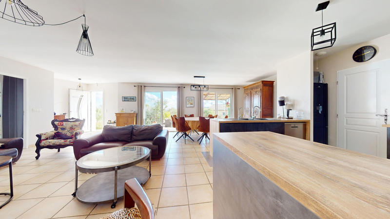 Maison - 154 m² - 5 pièces